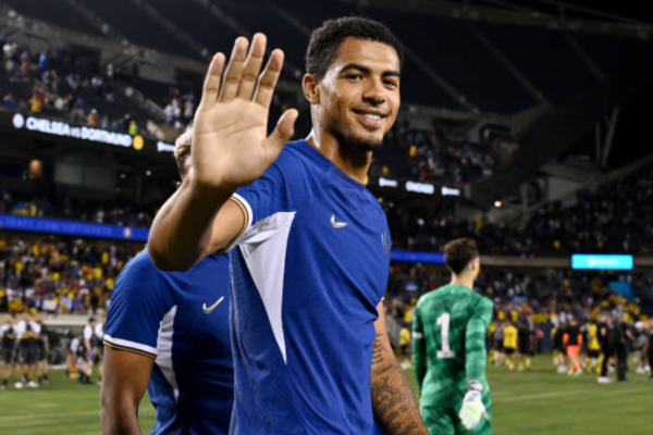 Colwill luôn sẵn sàng thay thế nếu Chelsea bán Badiashile.